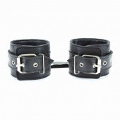 Чёрные кожаные оковы с клепками - БДСМ Арсенал - купить с доставкой в Южно-Сахалинске