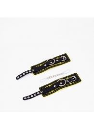 Черно-желтые кожаные наручники с жёлтой строчкой - Crazy Handmade - купить с доставкой в Южно-Сахалинске