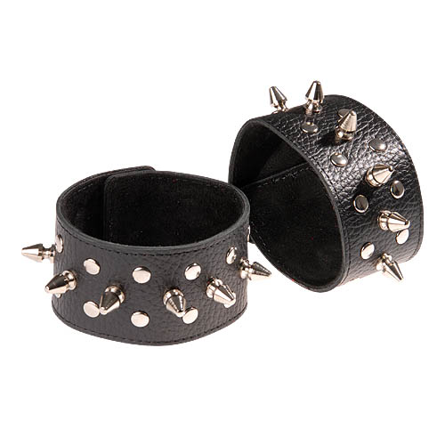 Чёрные напульсники с шипами и заклепками - Sitabella - купить с доставкой в Южно-Сахалинске