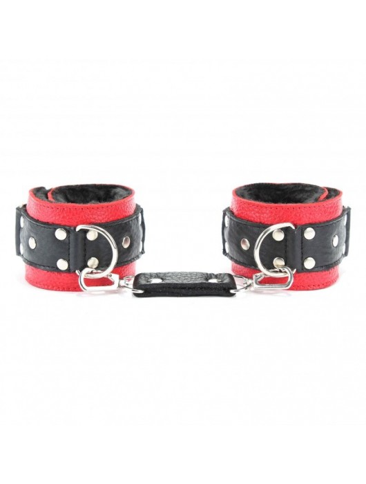 Красно-чёрные кожаные наручники с меховым подкладом - БДСМ Арсенал - купить с доставкой в Южно-Сахалинске